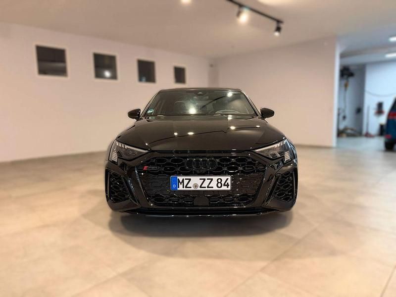 Gebraucht Audi RS3 Sport 400 PS (294 kW) 2023 Mythosschwarz Limousine