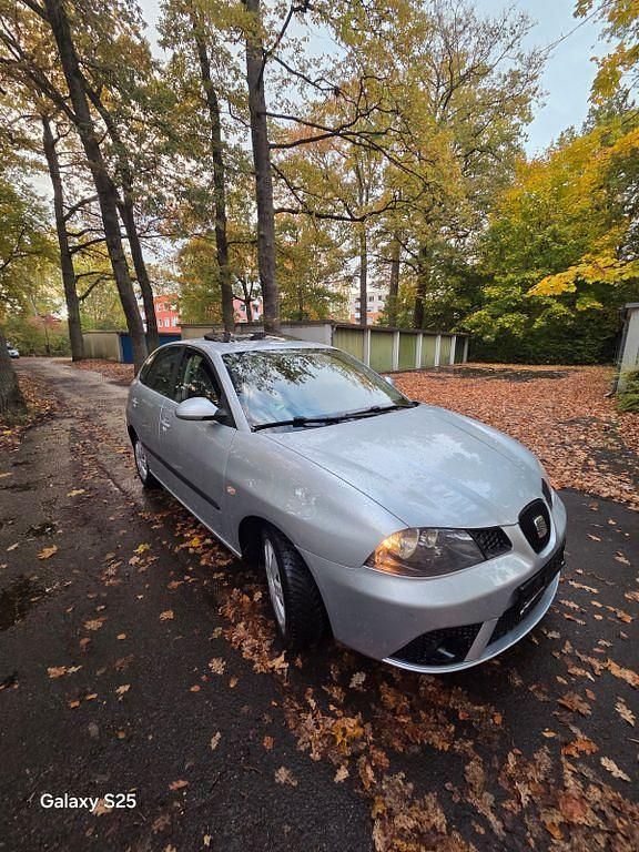 Silber Gebraucht 2009 Seat Ibiza Limousine | 1.229 € (Superpreis) - Bild 1/3