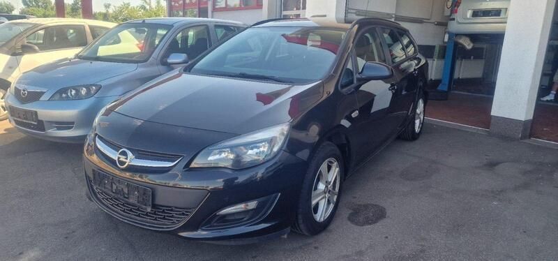 Schwarz Gebraucht 2015 Opel Astra Selection Kombi | 5.980 € (Teuer) - Bild 1/4