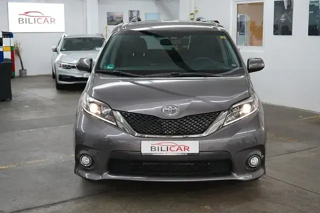 Gebraucht Toyota Sienna 299 PS (219 kW) 2016 Grau Van / Kleinbus