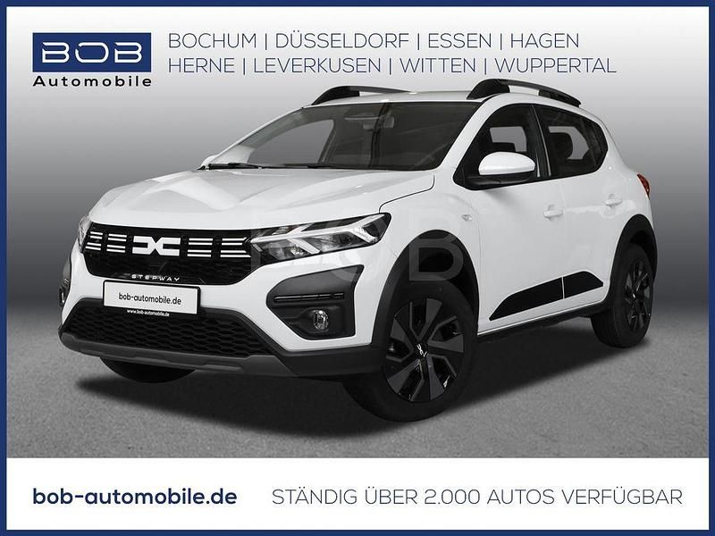 Arktisweiß (weiß) Gebraucht 2025 Dacia Sandero Expression Kleinwagen | 19.555 € (Fairer Preis) - Bild 1/4