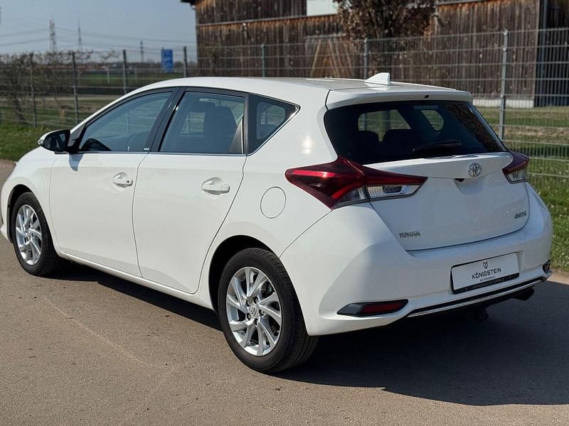Gebraucht Toyota Auris Edition-S 116 PS (85 kW) 2016 Weiß Kleinwagen
