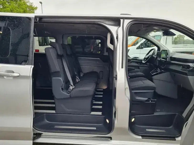 Neu Ford Tourneo Custom 170 PS (125 kW) 2026 Silber Van