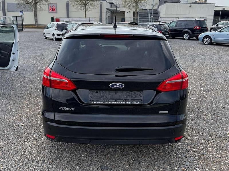 Używany Ford Focus Trend 125 KM (91 kW) 2015 Czarny Kombi