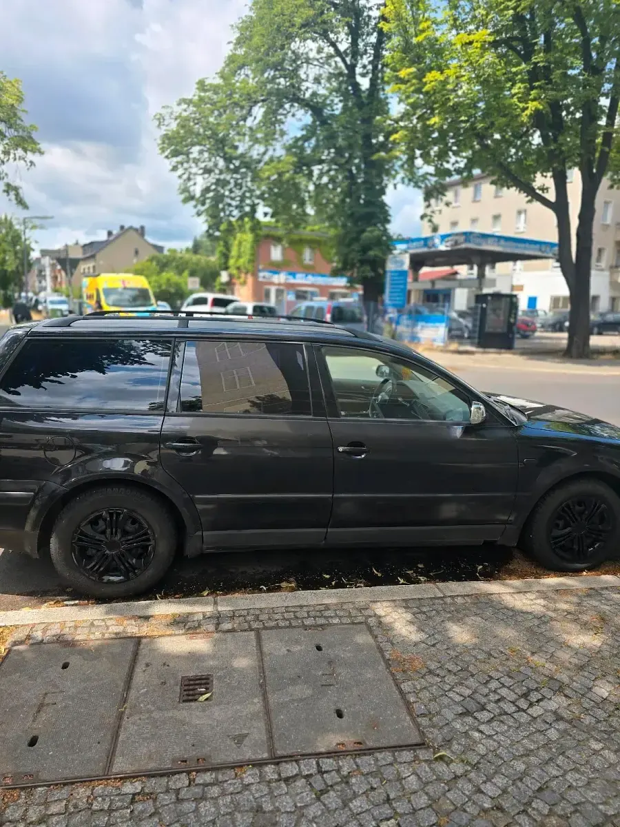 Gebraucht VW Passat 110 PS (80 kW) 1998 Schwarz Kombi
