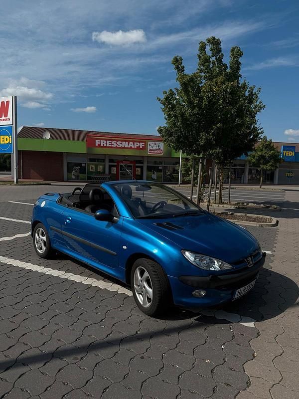 Blau Gebraucht 2002 Peugeot 206 CC Cabrio | 2.000 € (Fairer Preis) - Bild 1/4
