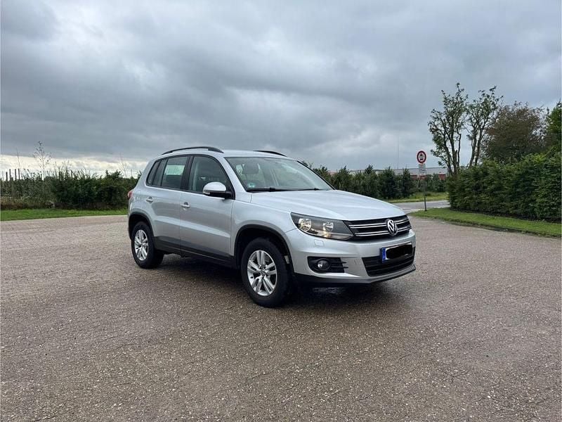 Silber Gebraucht 2012 VW Tiguan SUV | 4.990 € (Superpreis) - Bild 1/4