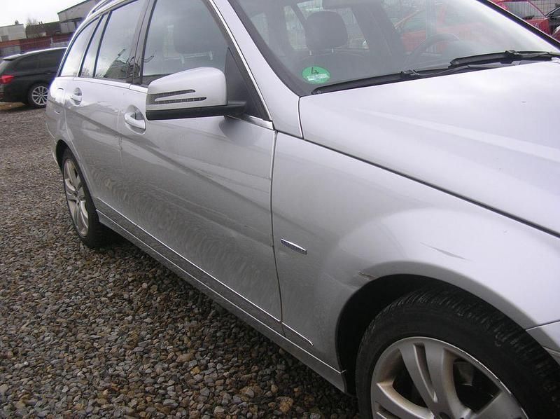 Gebraucht Mercedes C200 184 PS (135 kW) 2010 Silber Limousine