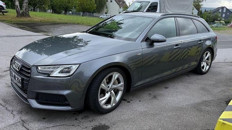 Grau Gebraucht 2019 Audi A4 S-Line Kombi | 22.000 € (Superpreis) - Bild 1/4