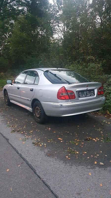 Silber Gebraucht 2003 Mitsubishi Carisma Limousine | 650 € (Guter Preis) - Bild 1/4