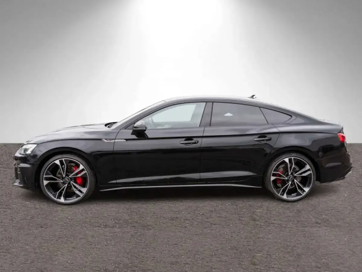 Second-hand Audi A5 S-Line 204 CP (150 kW) 2025 Negru Berlinǎ