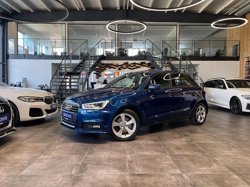 Blau Gebraucht 2015 Audi A1 Sportback Sport Kleinwagen | 14.499 € (Guter Preis) - Bild 1/4