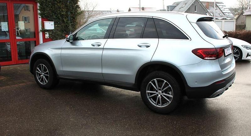 Gebraucht Mercedes GLC220 194 PS (142 kW) 2020 Grau SUV