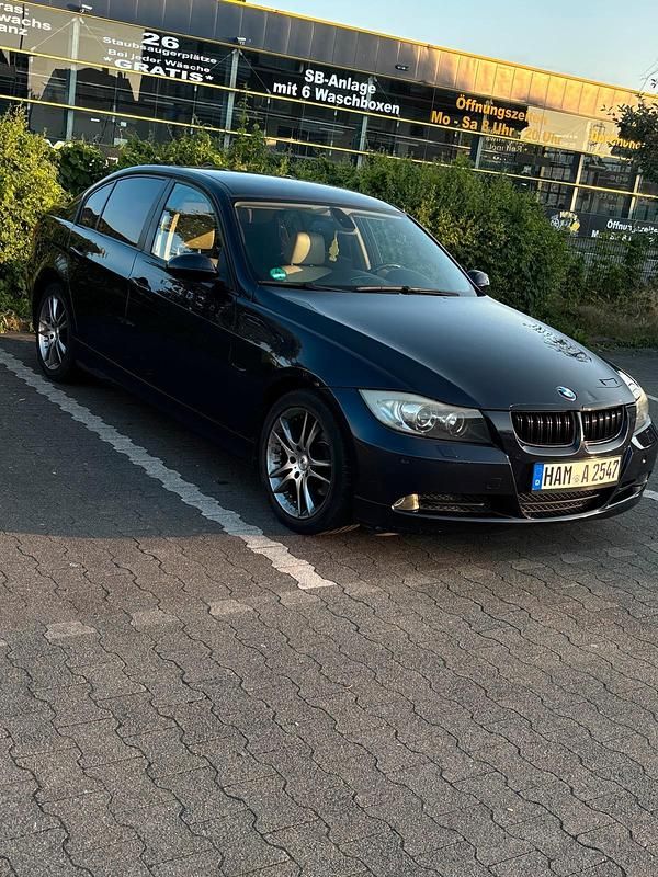 Schwarz Gebraucht 2006 BMW 320 Limousine | 2.000 € (Superpreis) - Bild 1/4