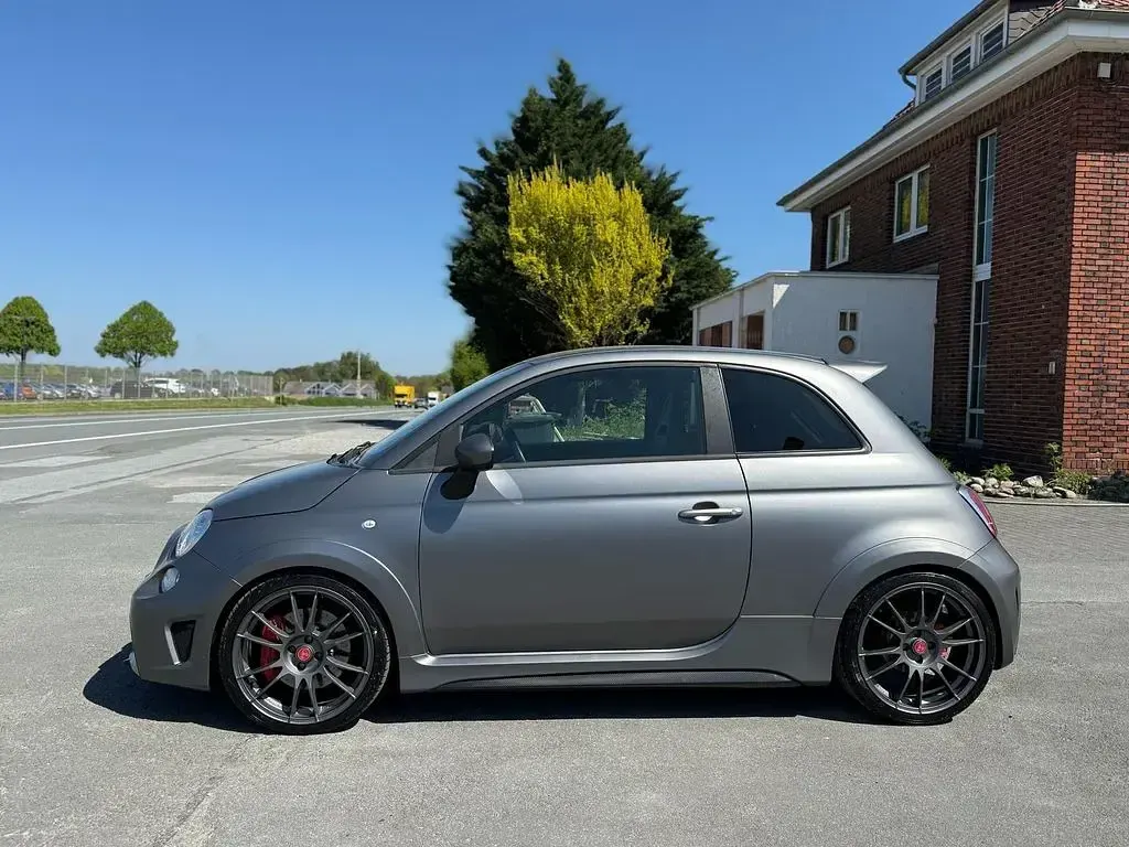 Gebraucht Abarth 695 190 PS (139 kW) 2015 Colore esterno (grigio opaco) (metallic) Kleinwagen