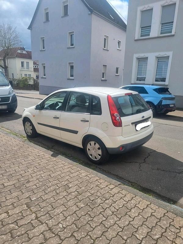 Gebraucht Ford Fiesta 81 PS (59 kW) 2005 Kleinwagen