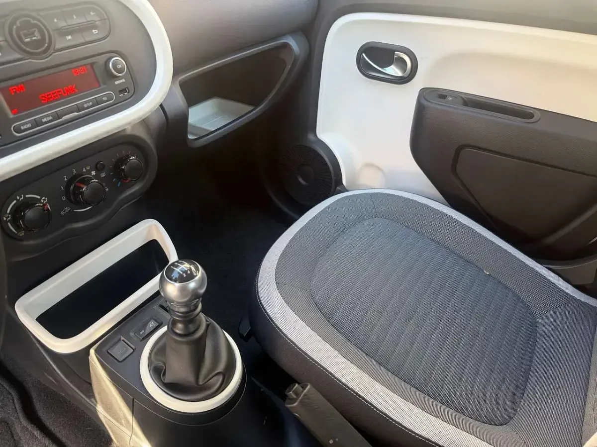 Usata Renault Twingo Experience 90 CV (66 kW) 2016 Blu Utilitaria