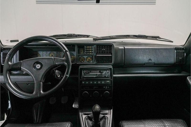 Second-hand Lancia Delta 209 CP (153 kW) 1992 Hatchback