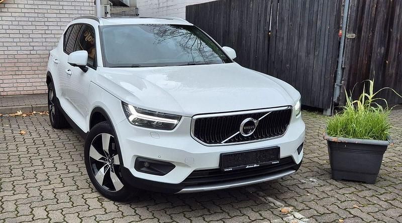 Weiß Gebraucht 2019 Volvo XC40 Momentum SUV | 22.950 € (Superpreis) - Bild 1/4