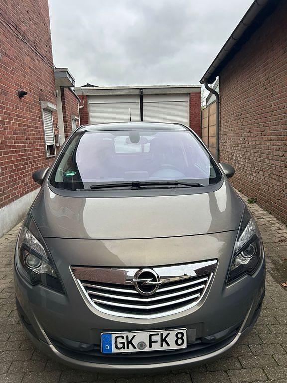 Braun Gebraucht 2012 Opel Meriva Active Van / Kleinbus | 8.000 € (Etwas zu teuer) - Bild 1/4