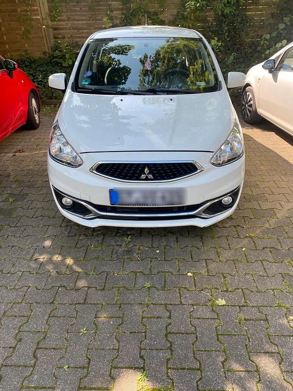Weiß Gebraucht 2019 Mitsubishi Space Star Kleinwagen | 6.000 € (Fairer Preis) - Bild 1/4