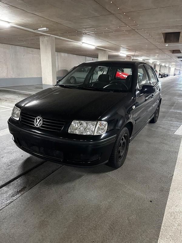 Gebraucht VW Polo 60 PS (44 kW) 2001 Schwarz Kleinwagen