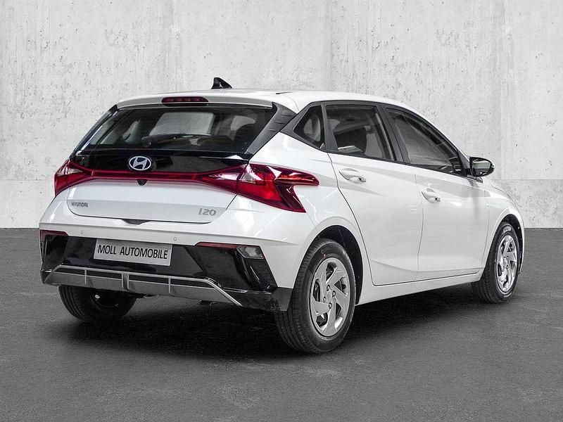 Gebraucht Hyundai i20 Select 101 PS (74 kW) 2025 Weiss Limousine