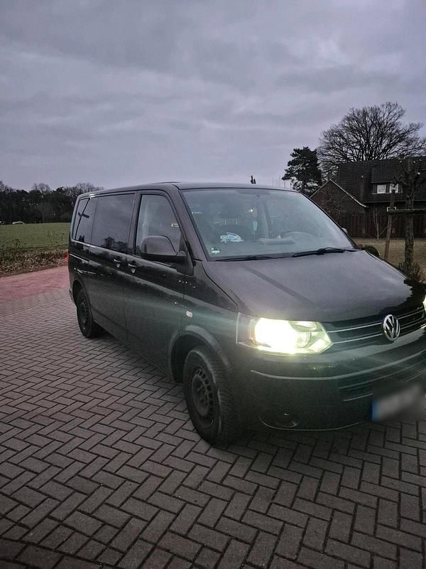 Gebraucht VW Caravelle 140 PS (102 kW) 2010 Violet Van / Kleinbus