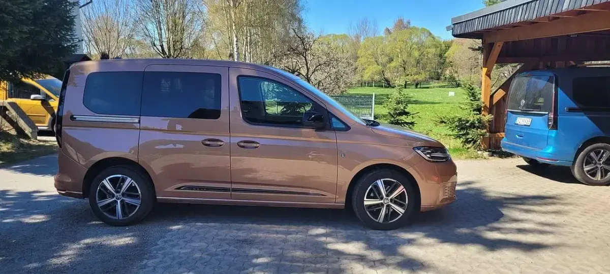 Gebraucht VW Caddy Move 122 PS (89 kW) 2021 Gold Van / Kleinbus