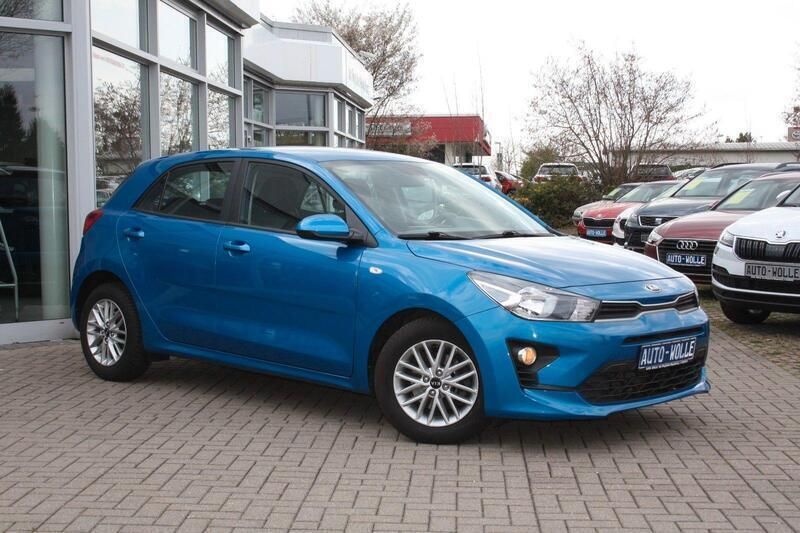 Blau Gebraucht 2021 Kia Rio 2 Kleinwagen | 14.450 € (Fairer Preis) - Bild 1/4