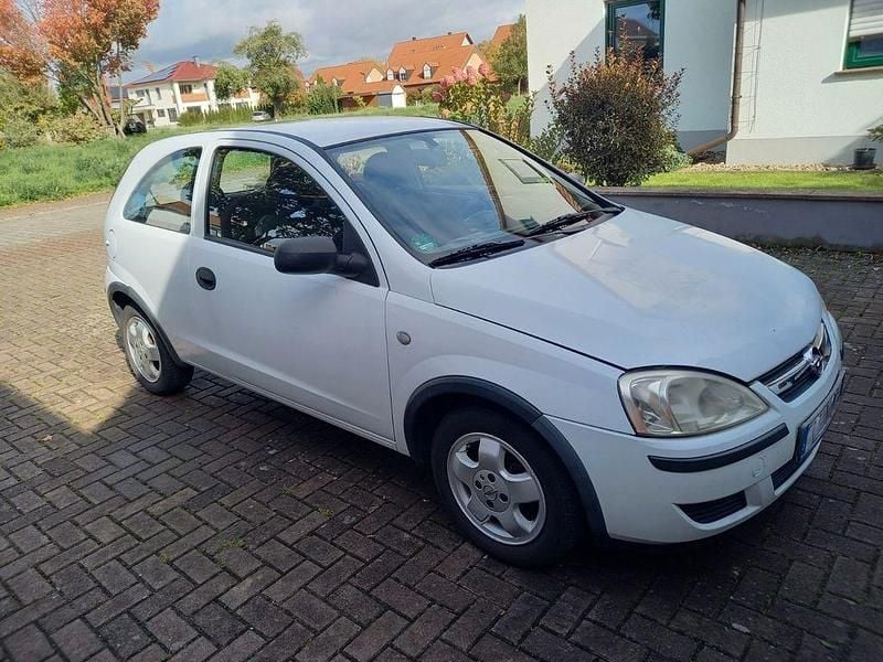 Weiß Gebraucht 2006 Opel Corsa Limousine | 1.100 € (Superpreis) - Bild 1/4
