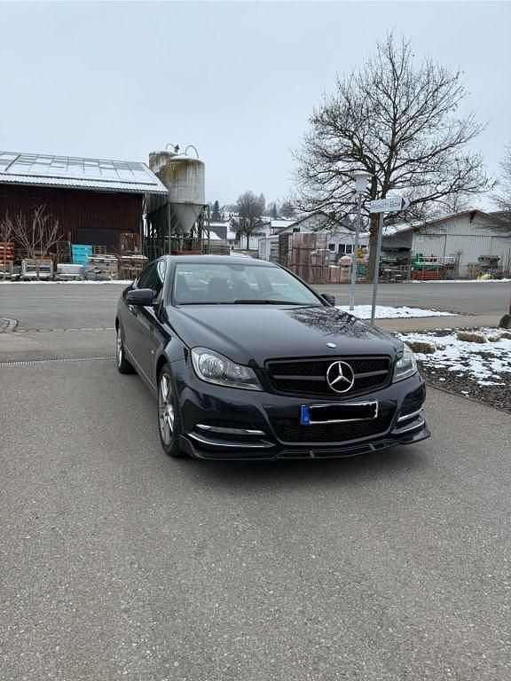 Gebraucht Mercedes C250 204 PS (150 kW) 2011 Schwarz Coupé