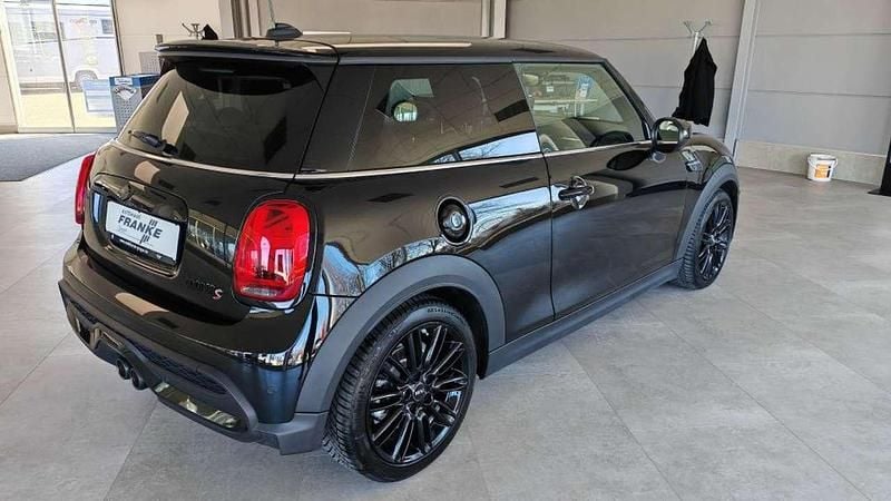 Gebraucht Mini Cooper S Classic 178 PS (130 kW) 2022 Schwarz Kleinwagen