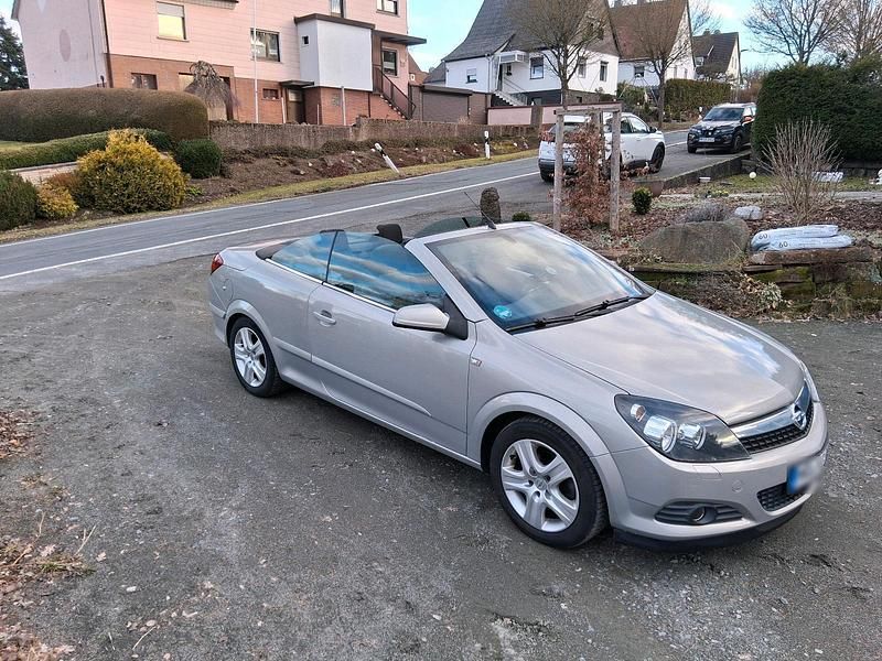 Gebraucht Opel Astra Cabriolet 116 PS (85 kW) 2008 Silber Cabrio