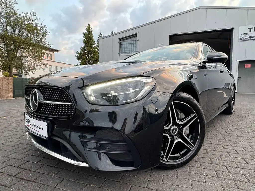 Gebraucht Mercedes E220 AMG 197 PS (144 kW) 2023 Blau Limousine