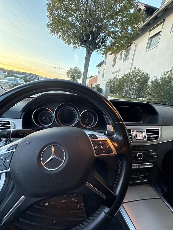 Gebraucht Mercedes E220 170 PS (125 kW) 2015 Silber Kombi