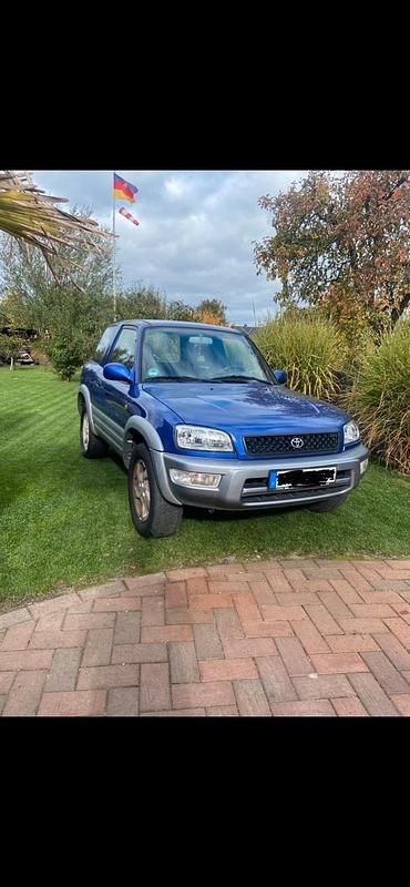 Blau Gebraucht 2000 Toyota RAV4 SUV | 5.600 € (Teuer) - Bild 1/4