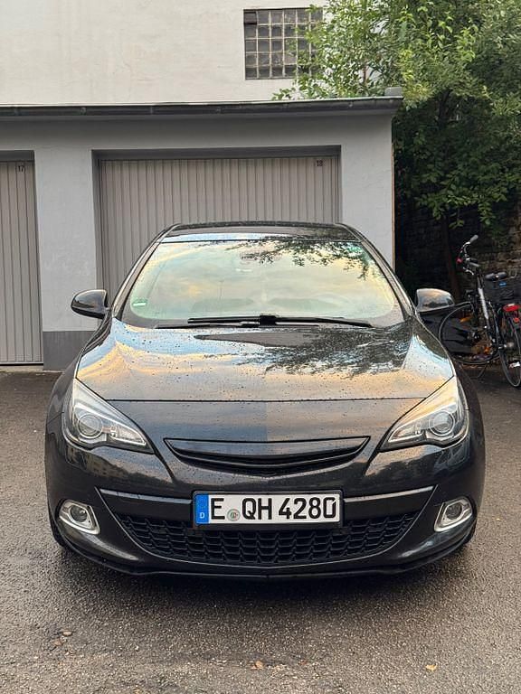 Gebraucht Opel Astra GTC 165 PS (121 kW) 2012 Schwarz Limousine