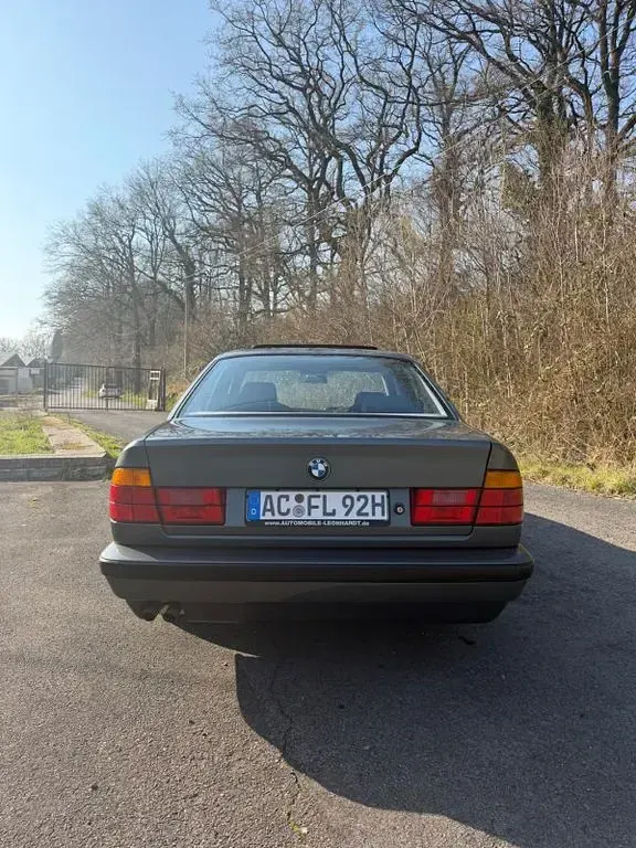 Gebraucht BMW 535 211 PS (155 kW) 1989 Grau Limousine