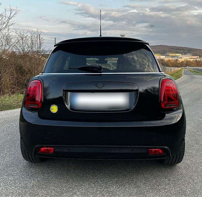 Gebraucht Mini Cooper SE 135 kW (184 PS) 2021 Schwarz Kleinwagen