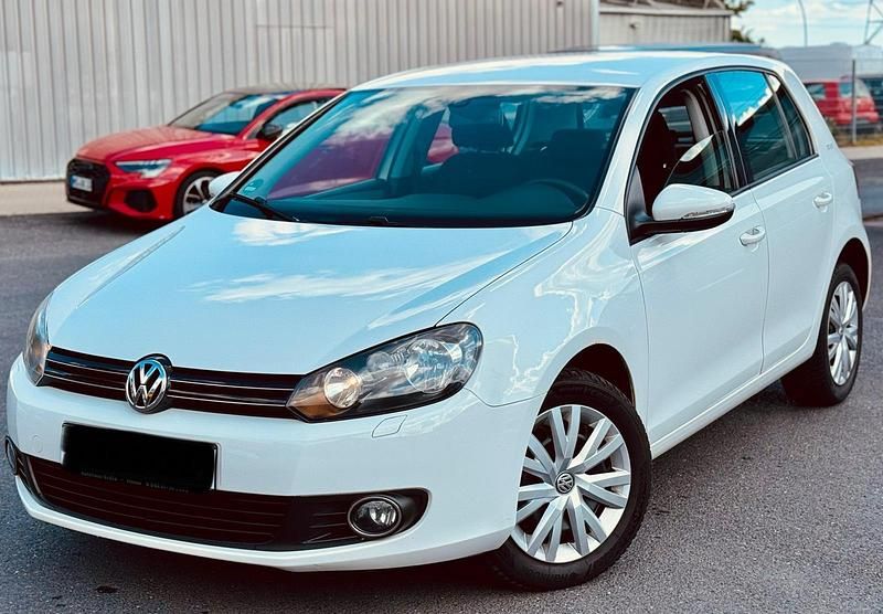 Weiß Gebraucht 2012 VW Golf VI Limousine | 3.990 € (Superpreis) - Bild 1/4