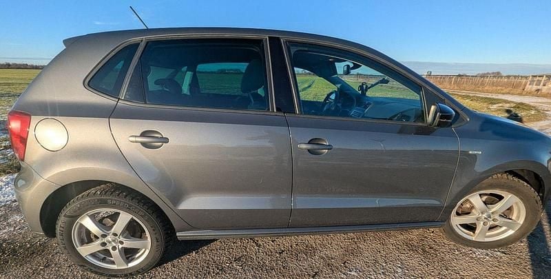 Gebraucht VW Polo Trendline 90 PS (66 kW) 2013 Grau Kleinwagen