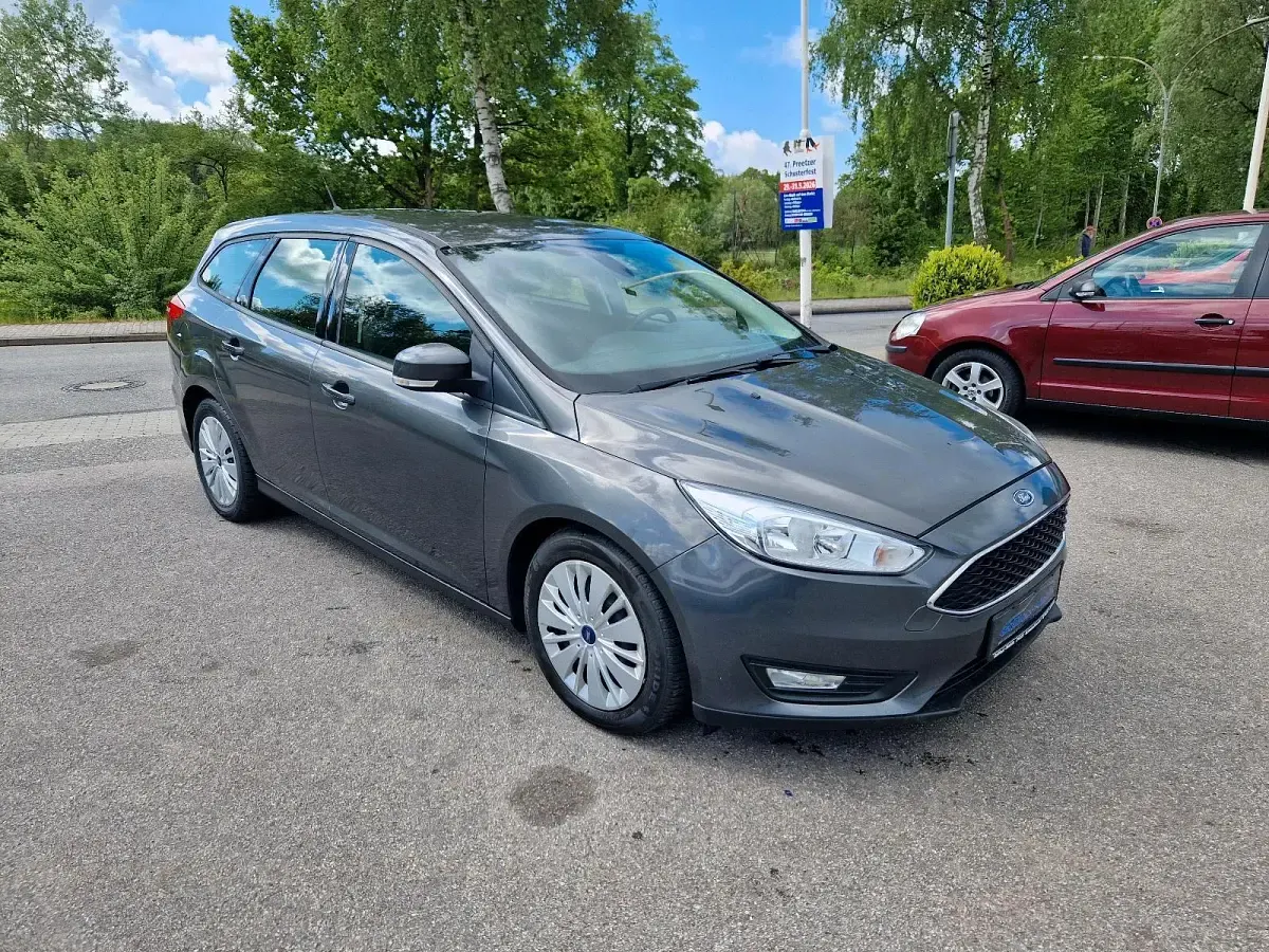 Gebraucht Ford Focus Business Edition 120 PS (88 kW) 2016 Grau Kombi