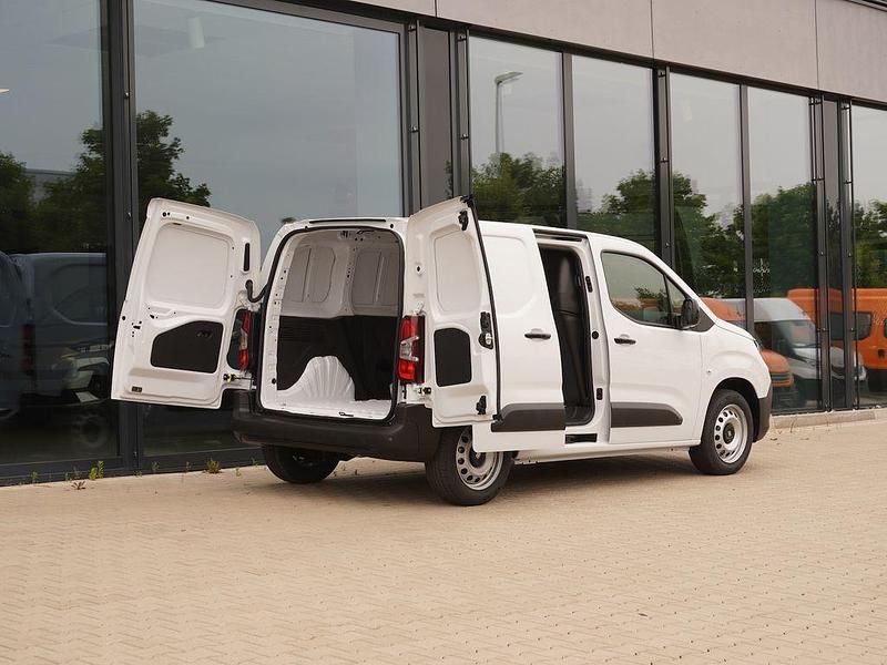 Neu Fiat Doblò 131 PS (96 kW) 2026 Weiß Van / Kleinbus