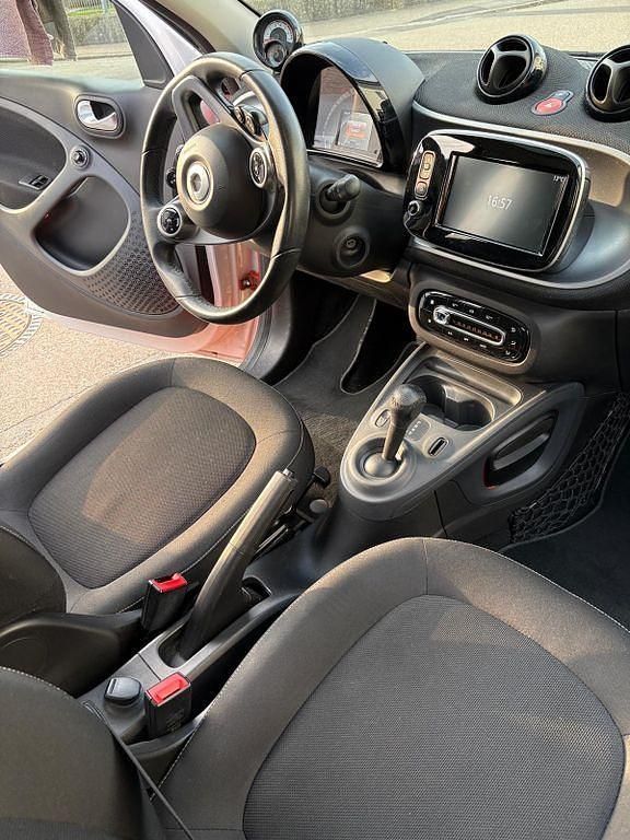 Gebraucht Smart ForFour 71 PS (52 kW) 2018 Weiß Kleinwagen