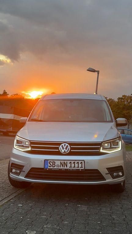 Silber Gebraucht 2018 VW Caddy Maxi Trendline Van / Kleinbus | 19.500 € (Fairer Preis) - Bild 1/4