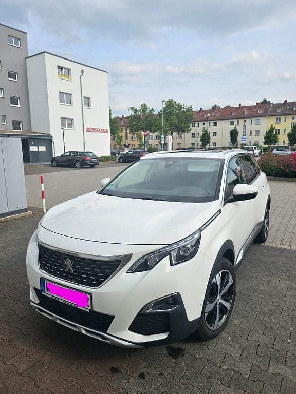 Weiß Gebraucht 2018 Peugeot 5008 Allure SUV | 15.200 € (Fairer Preis) - Bild 1/4