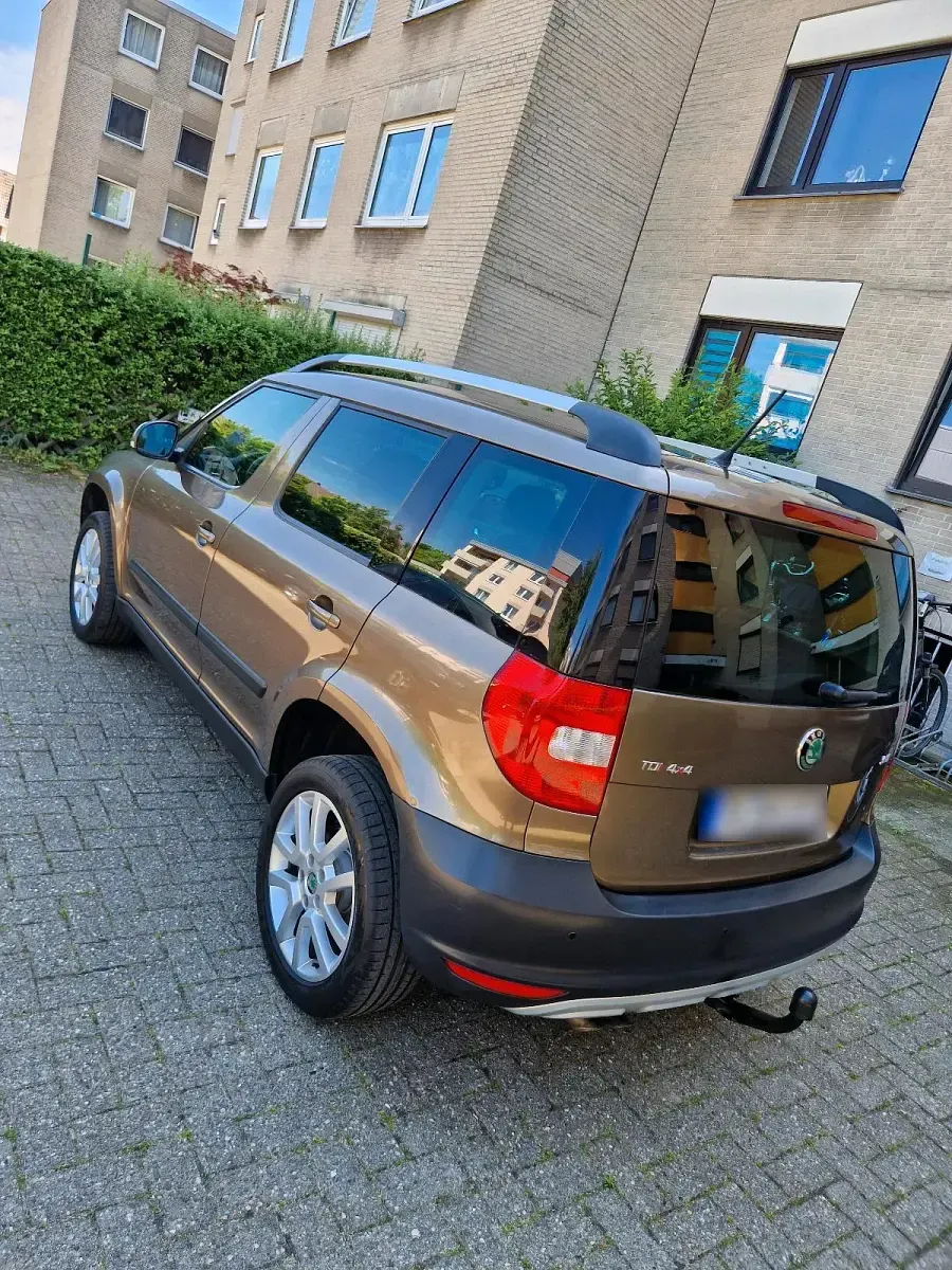 Gebraucht Skoda Yeti 140 PS (102 kW) 2011 Gold SUV