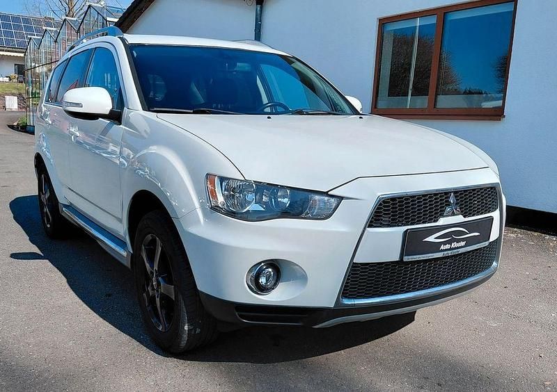 Gebraucht Mitsubishi Outlander Invite 156 PS (114 kW) 2010 Weiß SUV