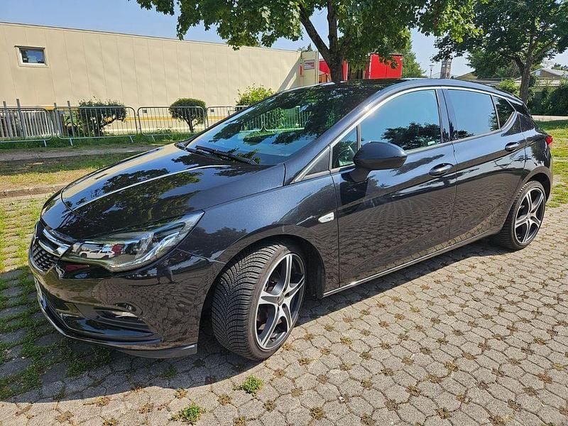 Schwarz Gebraucht 2016 Opel Astra Dynamic Limousine | 8.800 € (Superpreis) - Bild 1/4